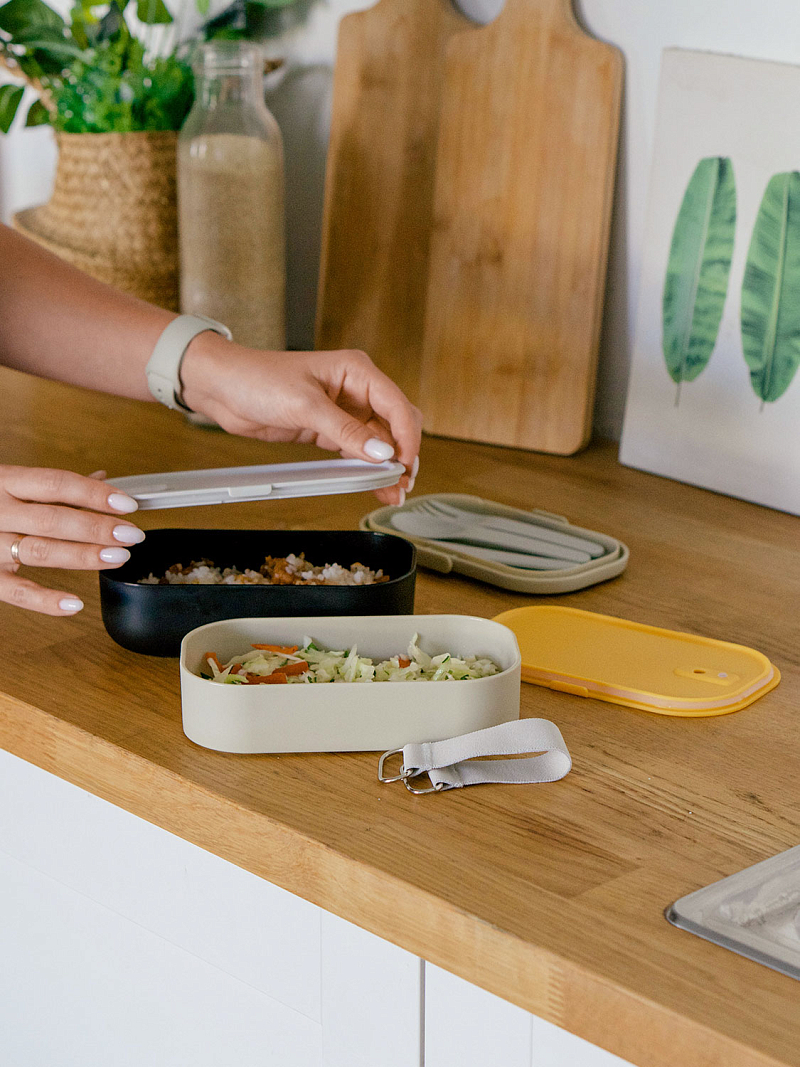 Ланч-бокс 1.35л серии 031 чёрный с двумя контейнерами - 2