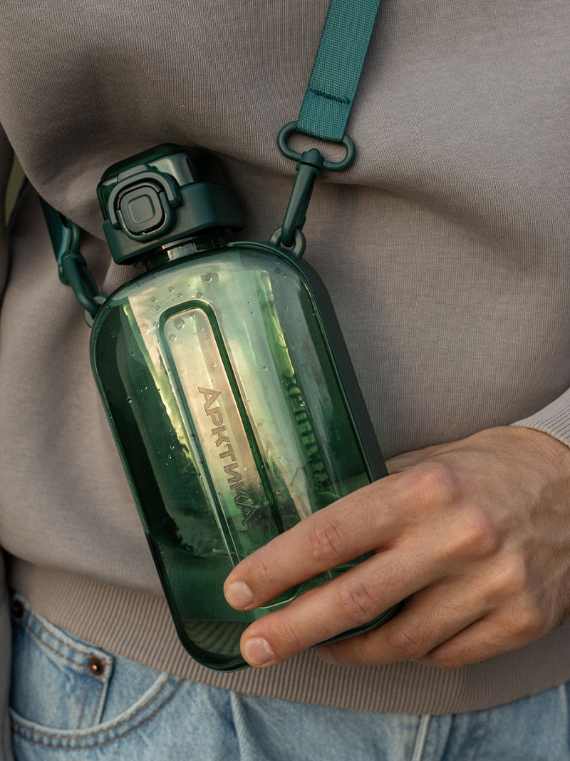 Тритановая бутылка 0.75л серии 724 «Хвоя» на ремне (уценка) - 2