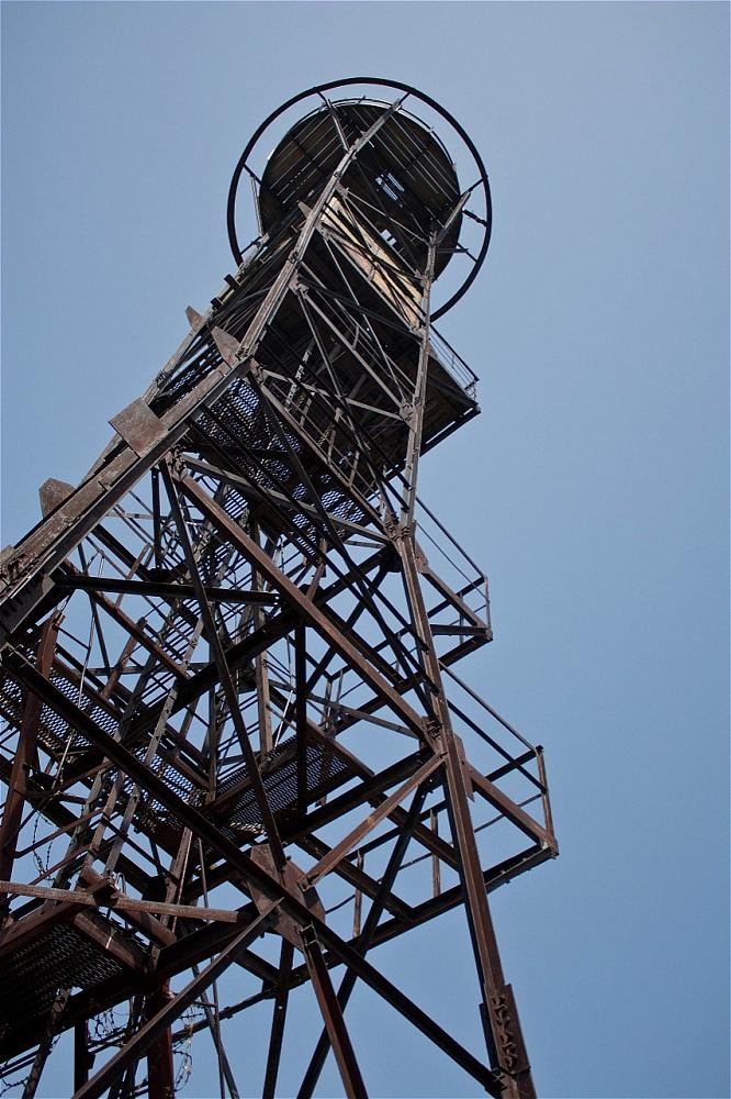  Классические термосы обычно, как один, похожи друг на друга — но хозяин свой термос всегда узнает!