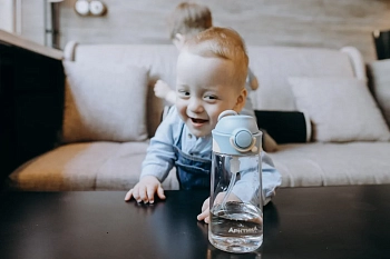 Не откроется при падении