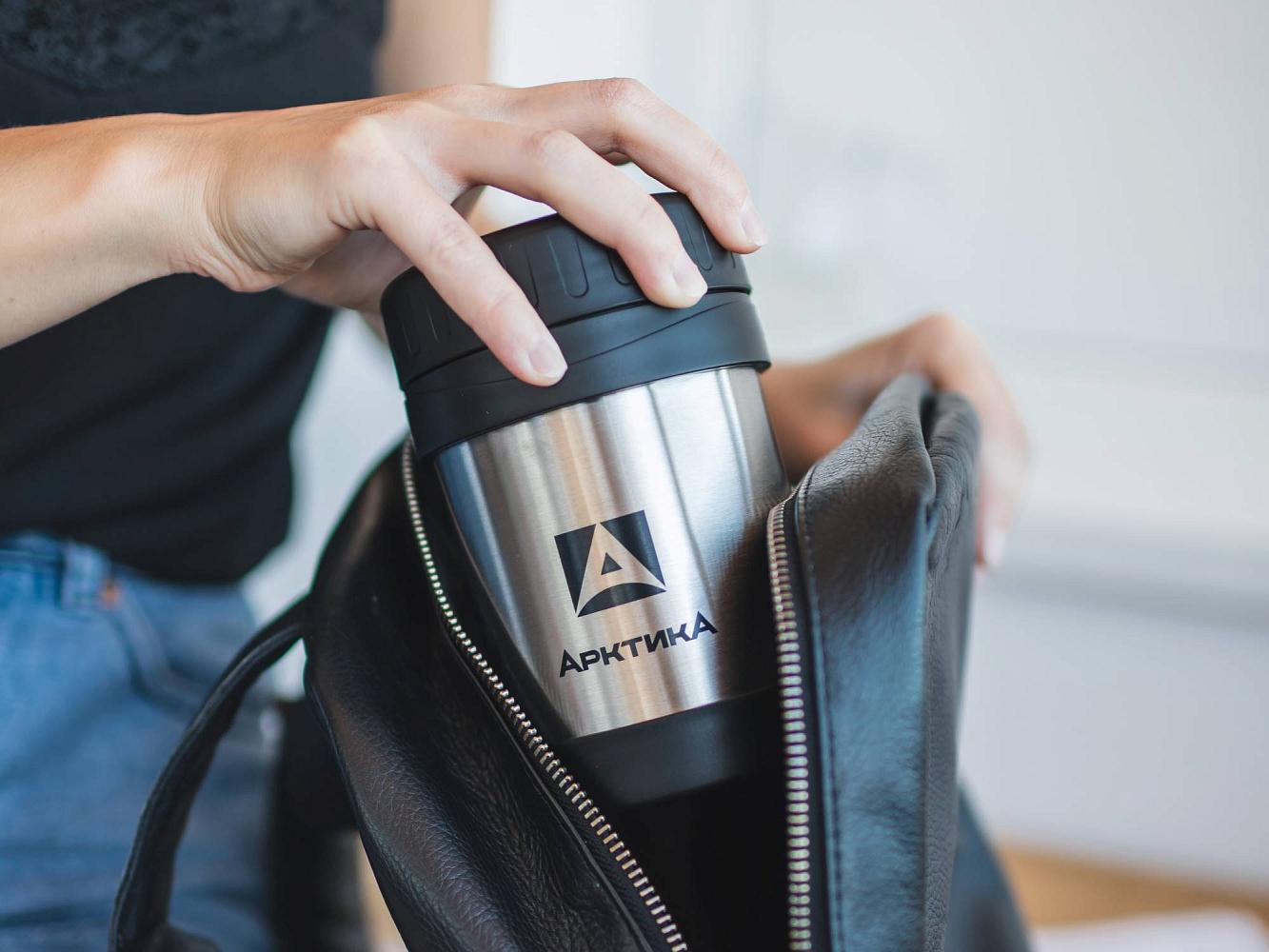 Термосы для еды «Арктика» поддерживают температуру и аппетит в течение 6-8 часов.