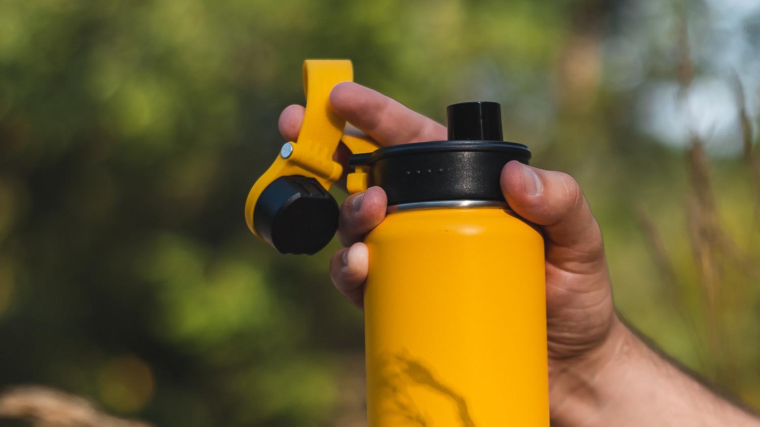 Термокружка серии 708 одинаково хорошо согревает в прохладу и освежает в жару.