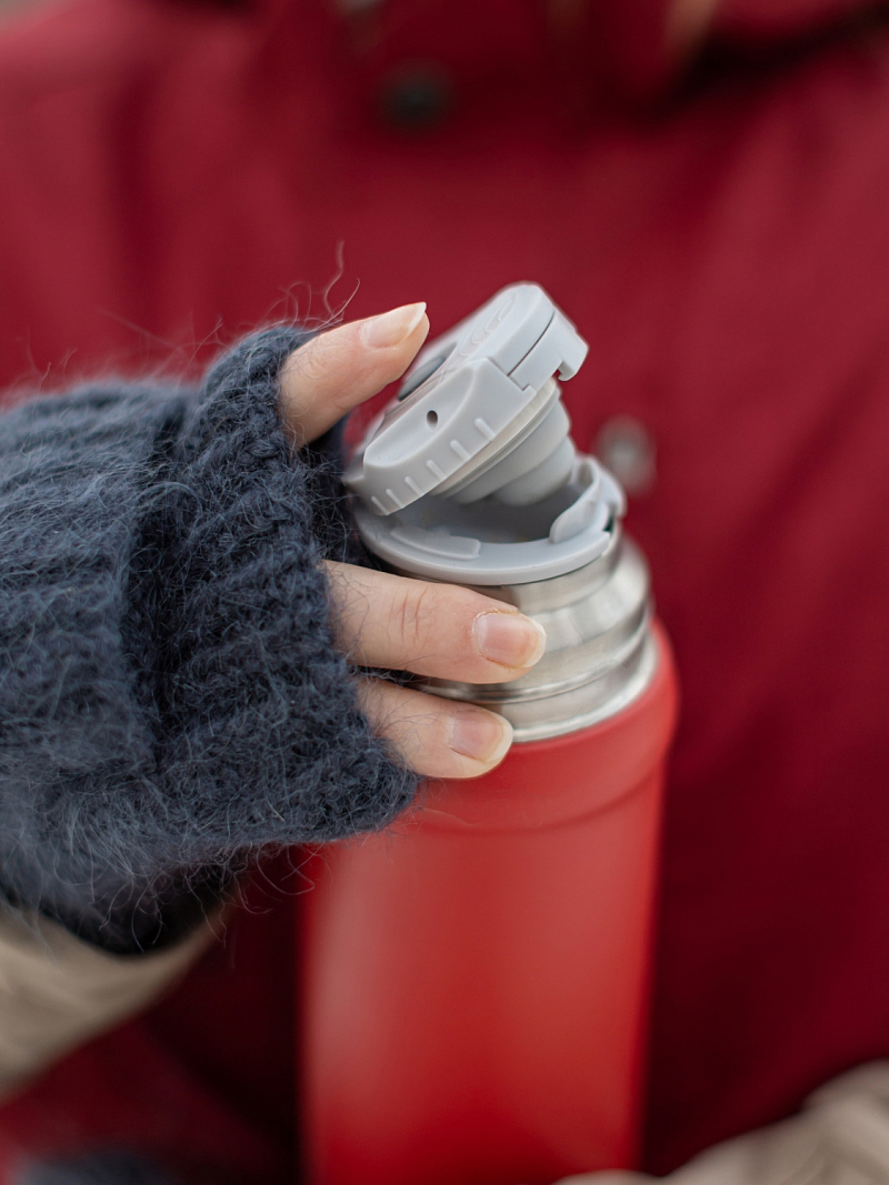 Термос 0.6л серии 111 красный с питьевой системой - 7